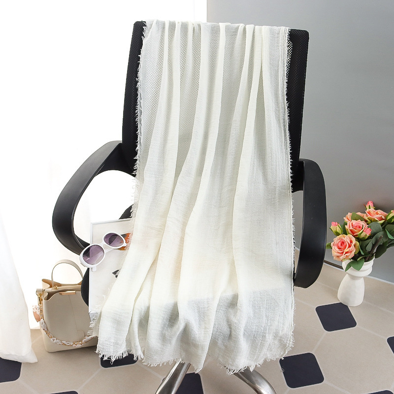 G245 Mjuk och andas Voile Hijab