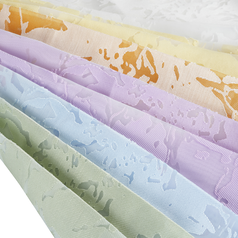 RT Brända Blommor Tyg