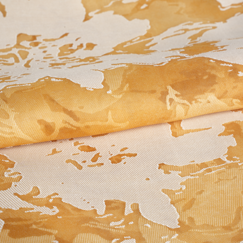 RT Brända Blommor Tyg