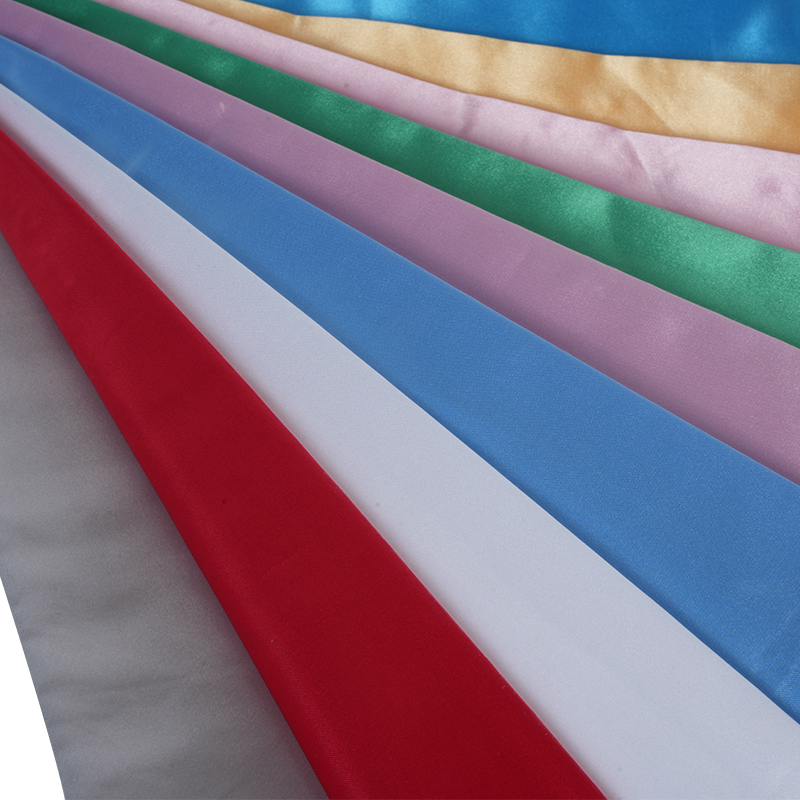 50/75 glansigt icke-tvinnat satäng + tunn paddel på tyg