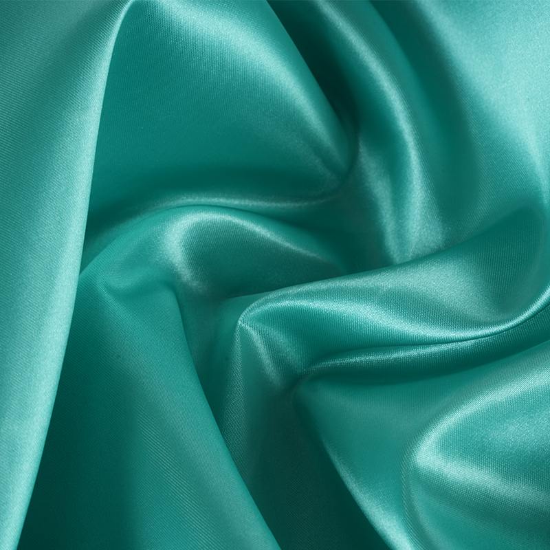 50/75 glansigt icke-tvinnat satäng + tunn paddel på tyg