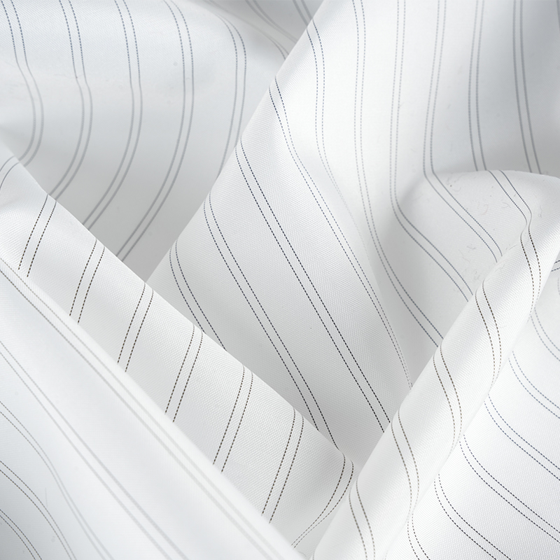 Fodertyg i polyester med elastisk sidenärm